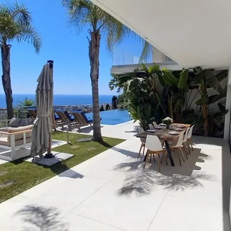 5 Bedroom With Sea View & Pool Дом отдыха *