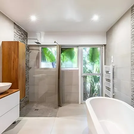 5 Bedroom With Sea View & Pool Дом отдыха *